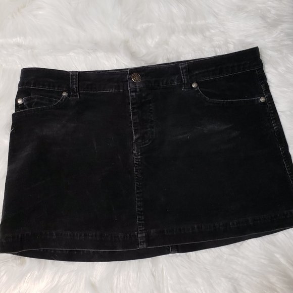 Forever 21 Dresses & Skirts - Forever 21 Black Corduroy Mini Skirt Size Medium